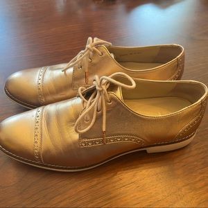 Cole Haan Women’s Oxford, rose gold, size 9